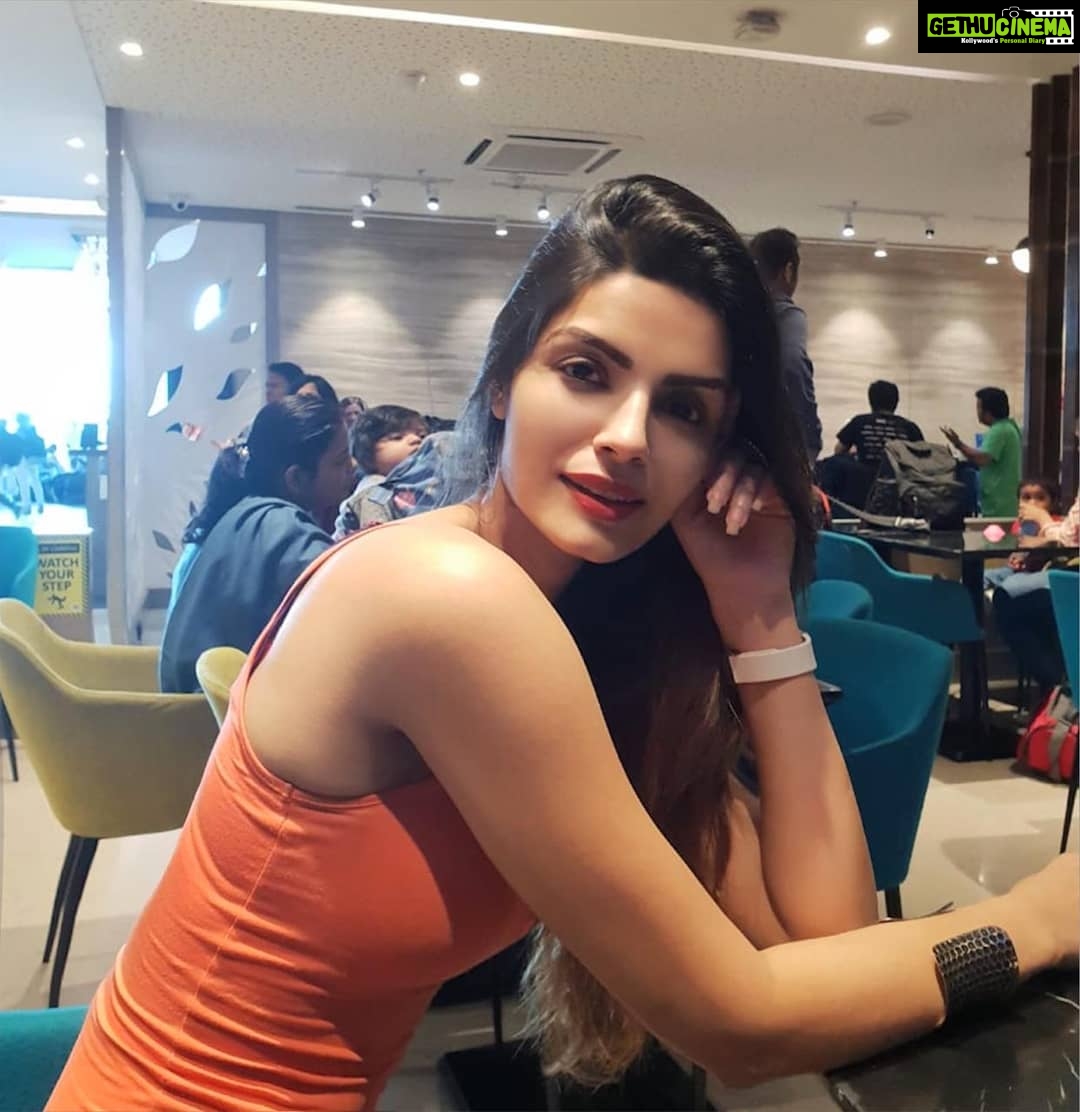 Sonali Raut - 56.7K Likes - Off to goa!!!!
#lounge #casino #casinotime #apperance #work #TRAVELMode #goa #event #eventtime #fun #chill
