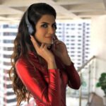 Sonali Raut Instagram - Great sound that helps me relaxing & get the doors closed for after-work stress. Toreto Air, Wireless Headphone Buy now https://www.toreto.in/air.html Thanks @toreto.india & @madgroupdigital #ToretoAir, #Toreto #Musicforyourears #GoodMusic #GoodSound #Rejuvinate #rejoice