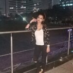 Sonali Raut Instagram - Chill time!!! #sportstyle #chill #freshlook #friends #cool #cricketclub Mumbai Cricket Association Recreation Centre