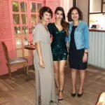 Sonali Raut Instagram – What better way to spend Christmas EVE than with my lovable sisters🎅⛄🎄!!!!
#christmastime #christmasgifts #party #familytime #christmaseve #sister #funtime
#december #familyfirst #christmas2019