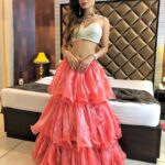 Sonali Raut Instagram - Lastnight event !!!!! Outfit - @baaksha Stylist: @simrankhera5 @styledbyayushidixit Earings : @rimayu07 Managed by @moushumibanerji #eventdiary #eventtime #apperance #style #costume #designer #styling #fashion #fushion #indowestern #workmode #sexystyle
