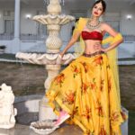 Sonali Raut Instagram - Desi Swag 🔛🧡🧡🧡!!! #photography #style #indian #colours #trendy #mix #sexyfeeling #weekend #red #orange #yellow #ethenic #fusion #swag #swagger #fun #jewelry #coolgirl #fashionable #fashionaddict #fashionista #shoes #hot