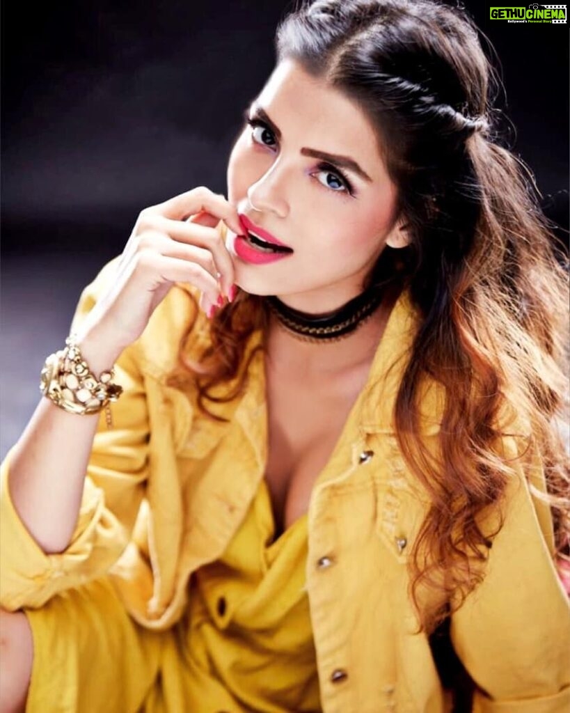 Actress Sonali Raut HD Instagram Photos and Wallpapers November 2019 ...