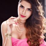 Sonali Raut Instagram - Today I choose to be pretty _💖💖 Photography by @rohitkhanvilkr Hair n makeup @blushing_tales_krimali Styled n jewelery @haaute Outfit by @madaboutyou.in #photooftheday #photography #photoshoot #style #pink #partydress #PARTYmood #sexy #pretty