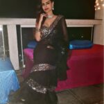 Sonali Raut Instagram - This #diwali be the glow that lights up someone’s life !! #happydiwali everyone!!! #tseriesdiwalibash #diwali #diwaliparty #festivalfashion #festivaloutfit #diwali2019 #diwalimood🔛✨ #fashionista #fashion #saree #sareeblousedesigns #sexy #glam