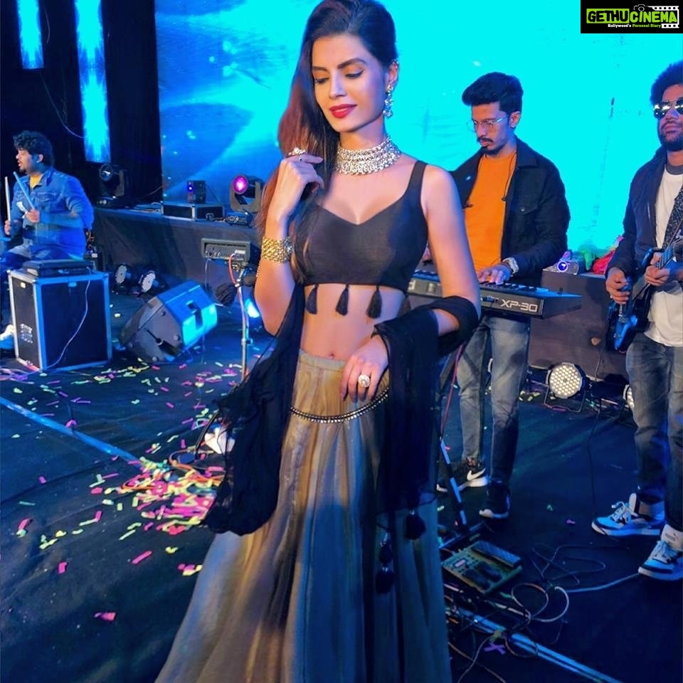 Sonali Raut Instagram - Some more event pix!!!! #nagpur #event #eventtime #crowd #politicalevent #fun #weekend #appearance #workmode #beauty #events