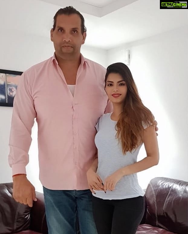 Sonali Raut Instagram - See you soon @thegreatkhali for the @great_khali_cwe wrestling match!!!! #event #work #madhyapradesh Pradesh #karnataka #wwe