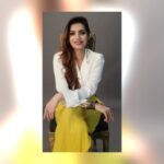 Sonali Raut Instagram - See you all tom at Gurbarga for the Indian Army Event!!!! #hosting #Army #greenleaffilms #bollywood #work #event #actorlife #karnataka #jaihind #jaihind🇮🇳