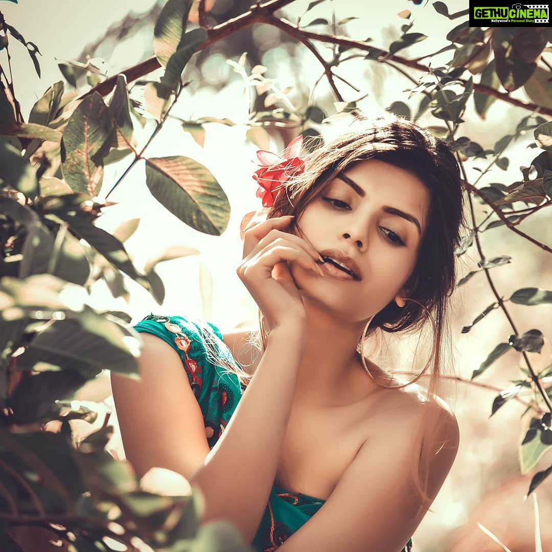 Sonali Raut Instagram - 🍃🍃 #photography #shootlife #freshlook #natural #naturephotography #cute #moments #mood #moodedits #raw_moody #naturalmakeup