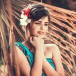 Sonali Raut Instagram - 💚🧡 Photography @haiderkhanhaider Hair n makeup @manasirane @its_arnavaz styling @haaute Pic edit @ravi_.editography #photography #naturephotography #simple #beauty #natural #raw #freshlook #colour