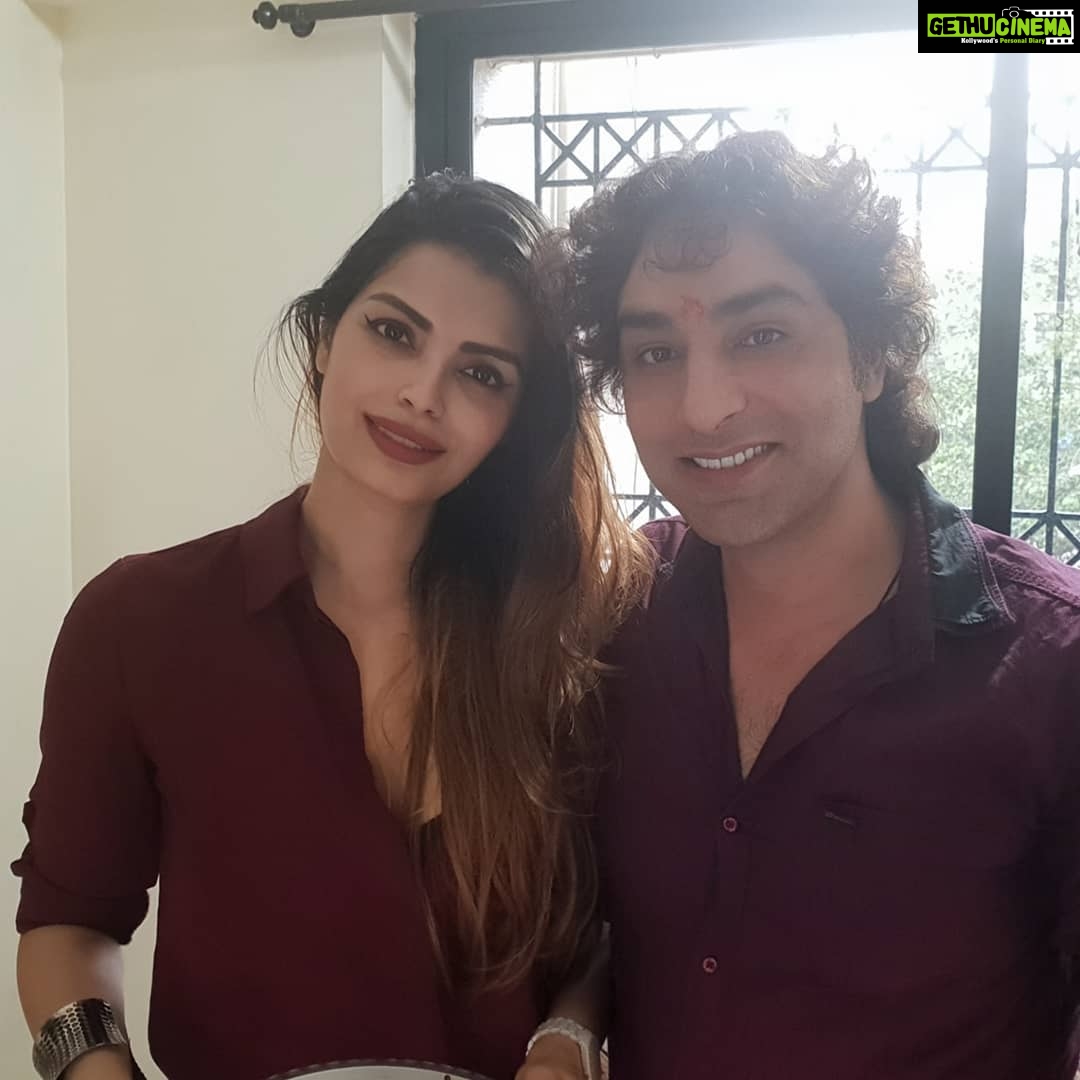 Sonali Raut Instagram - Brother at arms👨👧...Happy Rockshock Bandhan!! @praneetbhat #happyrakshabandhan