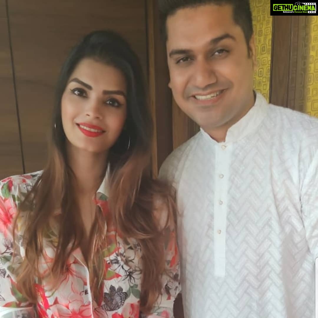 Sonali Raut Instagram - #ganeshutsav #family #friends #ganpati #celebration #fun