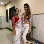 Sonali Raut Instagram - #ganeshutsav #family #friends #ganpati #celebration #fun