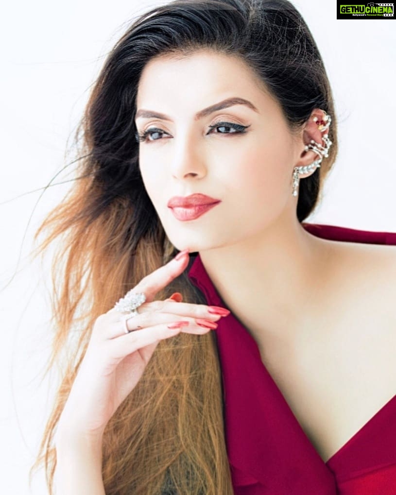 Sonali Raut Instagram - Red goes with everything and red goes with nothing !!!! Photography by @haiderkhanhaider Makeup @its_arnavaz Hair @manasiranemakeupandhair Styling @haaute Jewellery credits: @all_cool_stuff_21 Cherry red jacket credit: @options_fashion #shootmode #shootdiaries #print #style #red #jewelry #colour