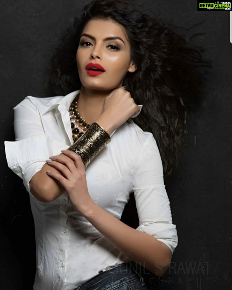 Sonali Raut Instagram - My lovely #throwback Photo by @sunilsraawat #throwbackthursday