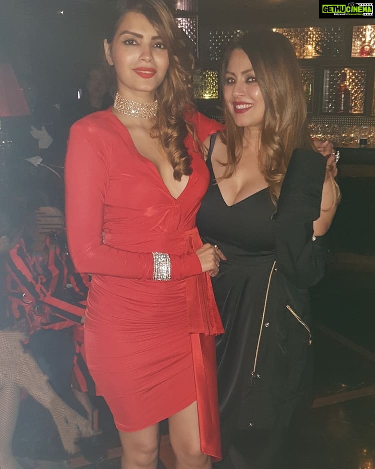 Sonali Raut Instagram - Funtime with @mahimachaudhry1 #kanpurdiaries #partytime