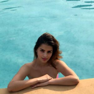 Sonali Raut Instagram - The sky broke like an egg into full sunset and the water caught fire🏊‍♀️🌝🌞🌟!!!! #sunset #nature #water #pool #blue #wind