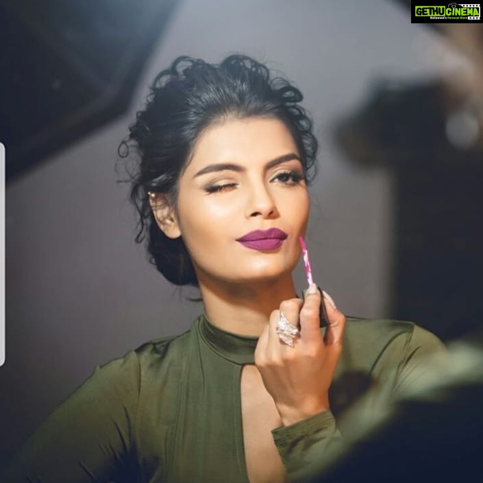 Sonali Raut Instagram - Close-up magic to me!!! #photography #closeup #makeup #shot #throwback #loveme
