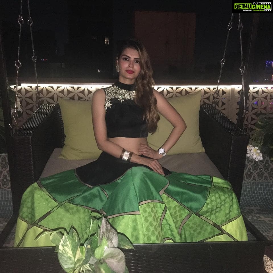 Sonali Raut Instagram - About last night!!!! Outfit courtesy @charmisdesign #diwali #diwaliparty #diwalicelebration #diwalimood #positivevibes