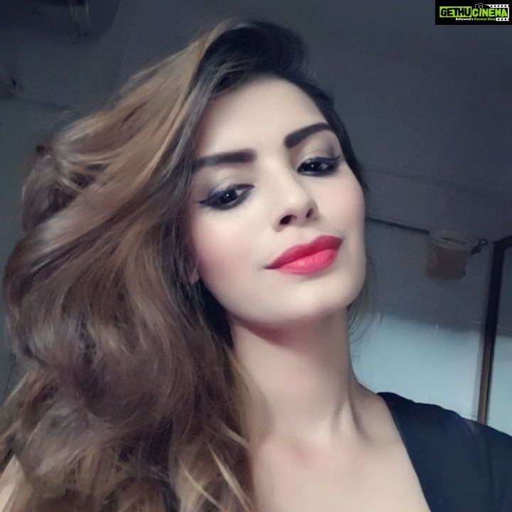 Sonali Raut Instagram - Red lipstick is instinct glamour!!!! #lipstick #lipstickjunkie #lipsticklover #lipsticklagagekeđź‘„đź‘„