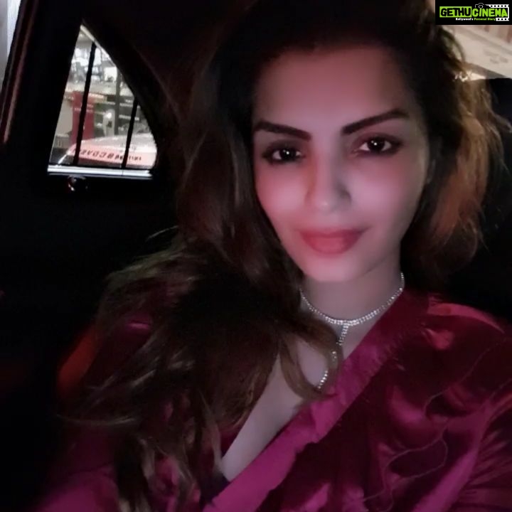 Sonali Raut Instagram - I am hooked on to this song!!! #song #mood #fun #londondiaries Hayes Town, London