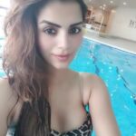 Sonali Raut Instagram - Feeling fresh!!! #swim #relax #sexyfeeling #london #mytime Crowne Plaza London - Heathrow