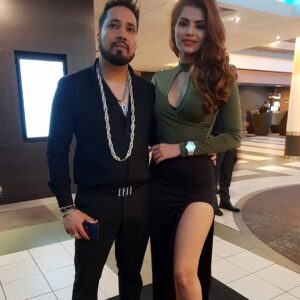 Sonali Raut Instagram - His Chain ...My Watch His Spikes ...My Curls He's cool .....Me too hot to handle. #producerMika #ukshoot #londondiaries #grandentry @mikasingh London, United Kingdom