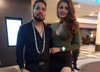 Sonali Raut Instagram - His Chain ...My Watch His Spikes ...My Curls He's cool .....Me too hot to handle. #producerMika #ukshoot #londondiaries #grandentry @mikasingh London, United Kingdom