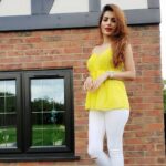 Sonali Raut Instagram - 💛💛💛💛💛 Kensington, United Kingdom