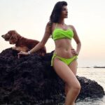 Sonali Raut Instagram - Beachy vibes!!! #beach #beachlife #pet #love #feel #sand #nature #sea #bikini #bikinilife #sonaliraut