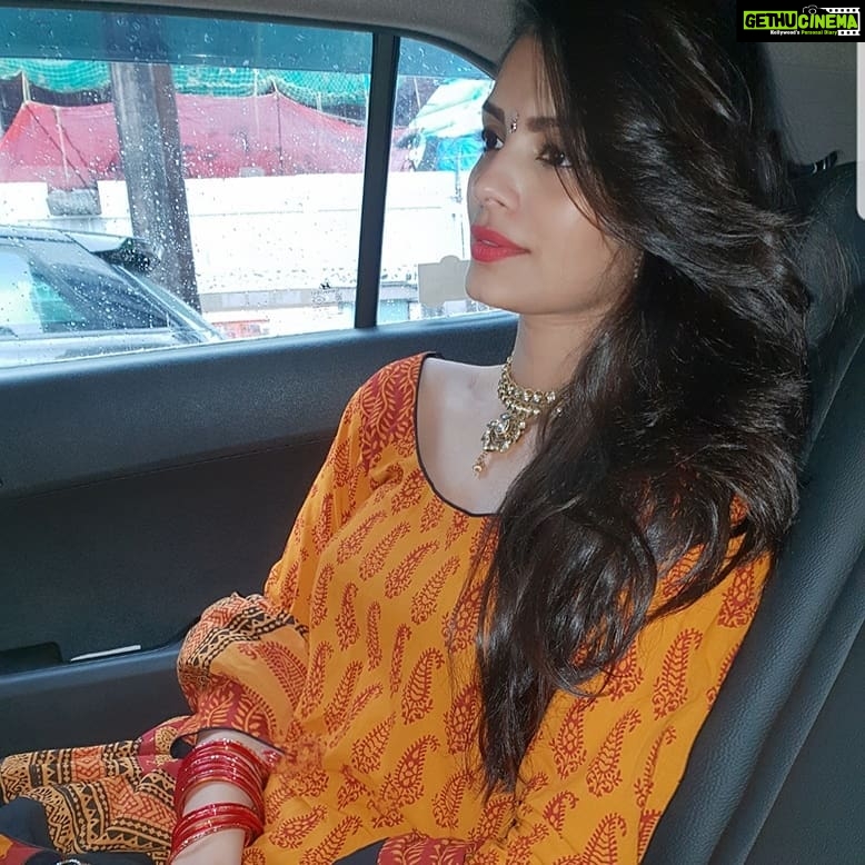 Sonali Raut Instagram - Mumbai's monsoon woes!!!! #monsoon #rains #mumbai #traffic #jam #mood😏