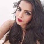 Sonali Raut Instagram – Day 1!!!!! #shoot #makeup #glam #sexy #mood
