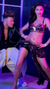Sonali Raut Instagram - - Here comes another video Sami Sami with Gorgeous

@isonaliraut 😍 
.
#feelitreelit #feelkaroreelkaro #trendig #samisami #dance #pushpa 
.
Location @byou.in