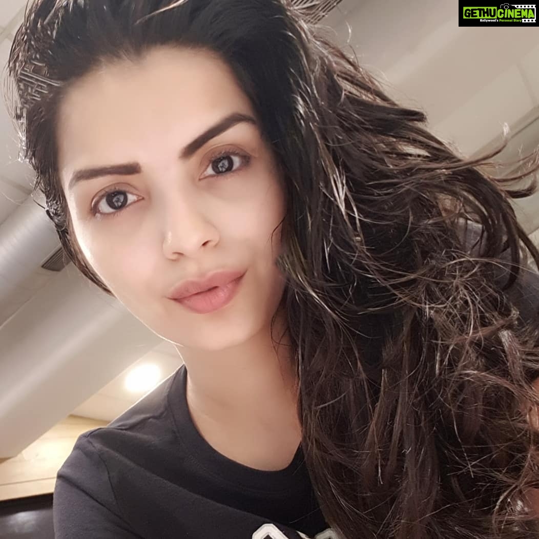 Sonali Raut Instagram Post workout look!!! Pa Pa Ya, BKC Gethu Cinema