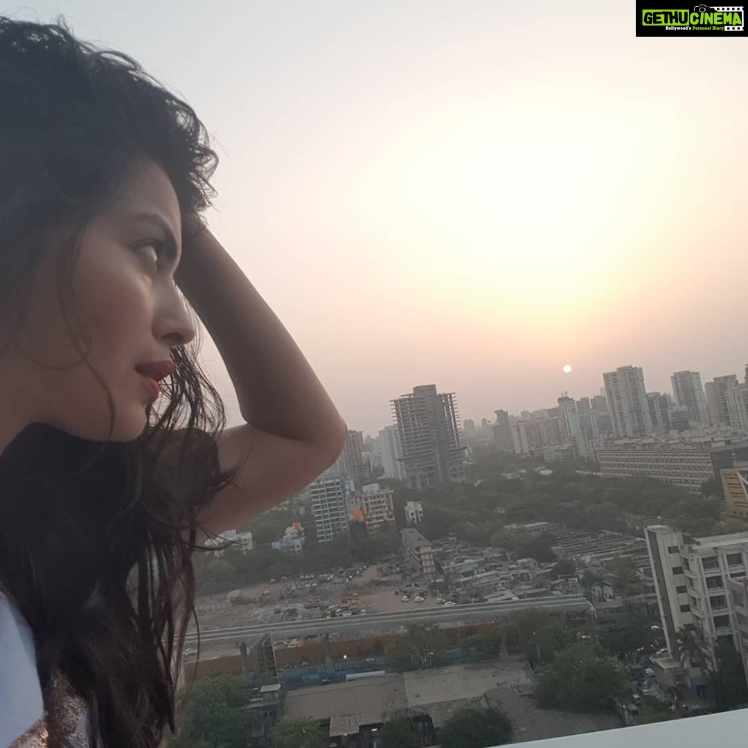 Sonali Raut Instagram - #sunset #mumbai #myplace #ilovemumbai #mood #mumbaikar