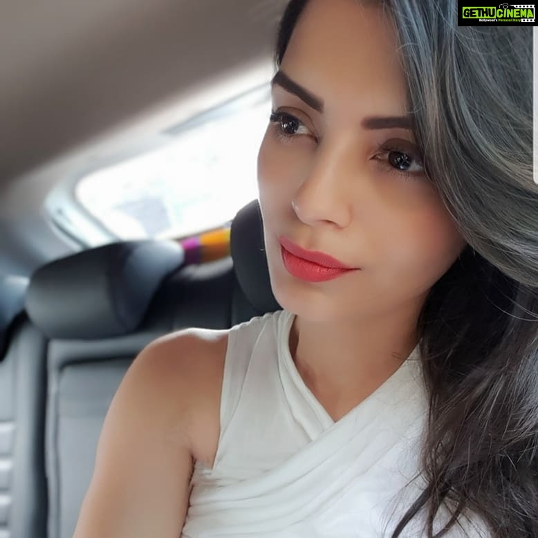 Sonali Raut Instagram - Everyday may not be good💆‍♀️but there is something good in everyday!!!! #instamood #instagood #instaquote #instapic #whiteandblue