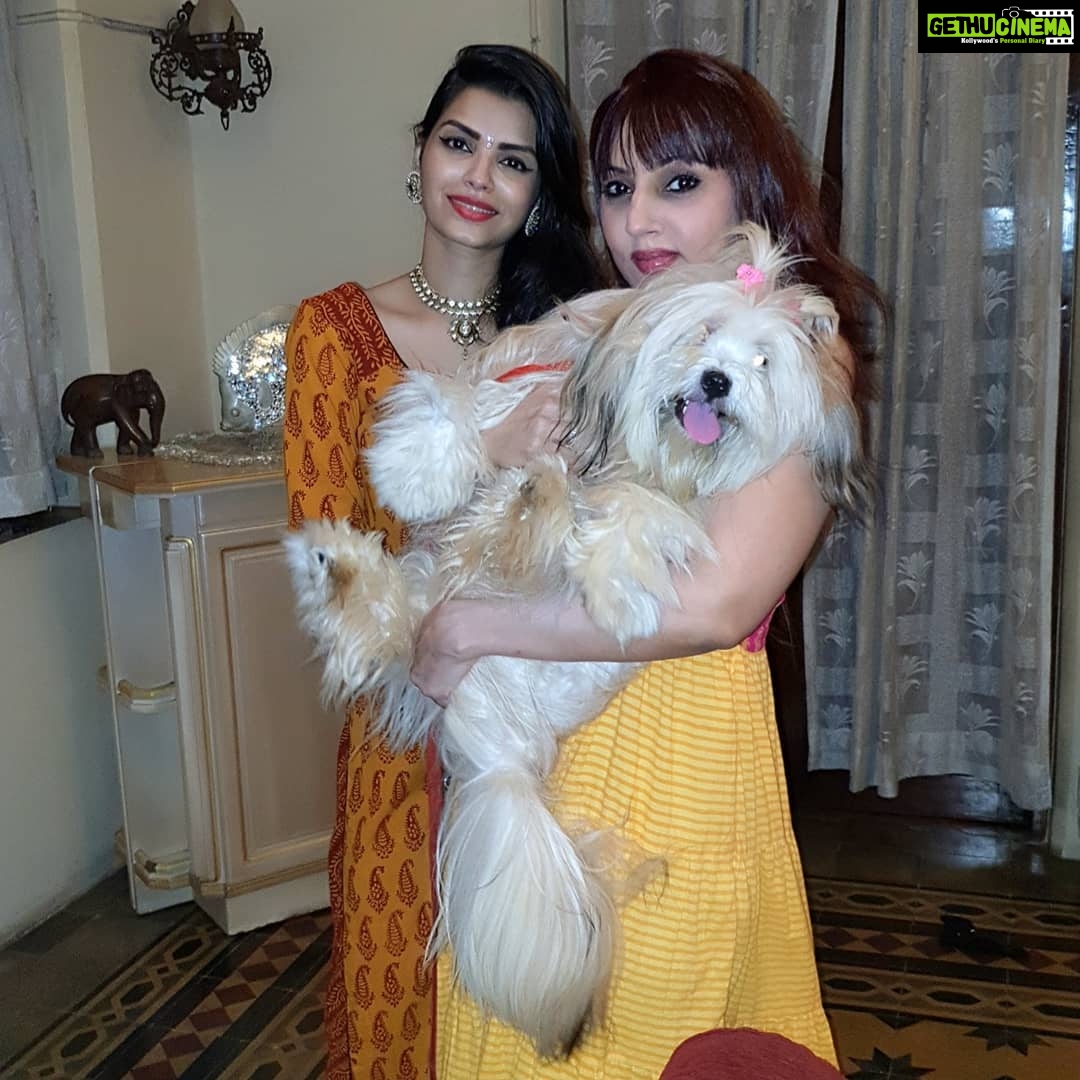 Sonali Raut Instagram - Eid #celebration with friends!!!! #eidmubarak #fun #friends #indianlook
