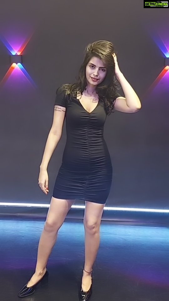 Sonali Raut Instagram - Had completely forgotten about the video...just posting for fun...late video!!! #reelsinstagram #reelsvideo #reelitfeelit #latetrend #dance #fun #masti #loveyouall #happysunday #2022