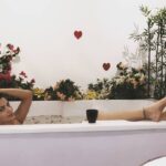 Sonali Raut Instagram - Milk bath....Soaked in a tub filled with rose petals n milk!!!!! #spa #rejuvenation #summer #relax