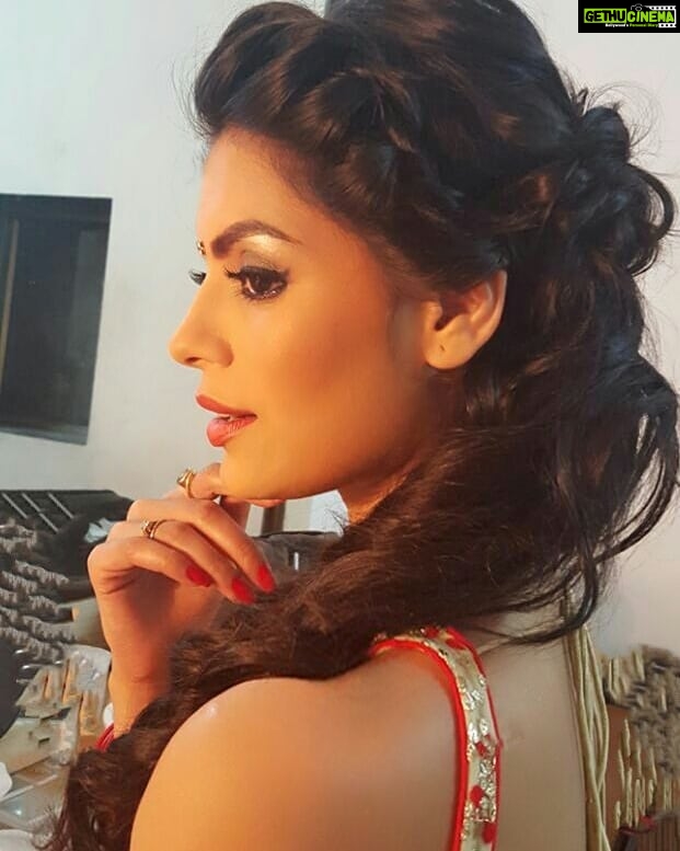 Sonali Raut Instagram - I love all types of braids!!!! #braids #shootmode #style #hairstyles.