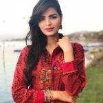 Sonali Raut Instagram - Traditional doesn't mean conservative!! Outfit courtesy @mumtezk #shootmode #indianoutfit #bollywood #ethnicwear #style #ethnic