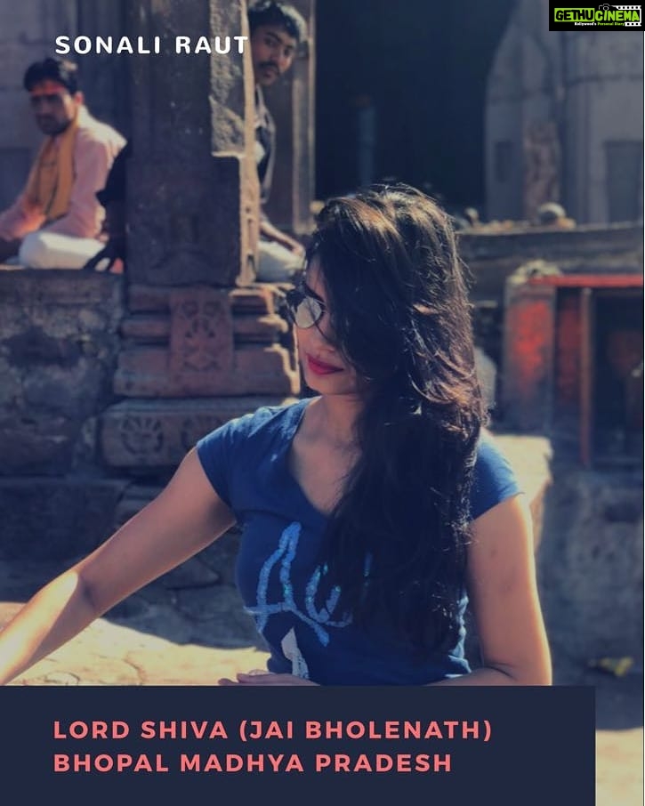Sonali Raut Instagram - Jai bholenath!! #incredibleindia #temple ##shiva