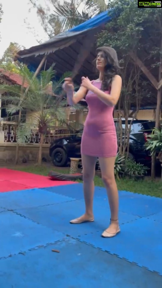 Sonali Raut Instagram - Gearing up for the New year's!!! #stun #stickfighting #taekondo #martialarts #training #love #goa #fun