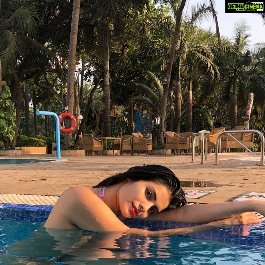 Sonali Raut Instagram - Life is cool by the pool!!!! #poolfun #summerbody #bikini #fun