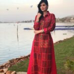 Sonali Raut Instagram - Traditional doesn't mean conservative!! Outfit courtesy @mumtezk #shootmode #indianoutfit #bollywood #ethnicwear #style #ethnic