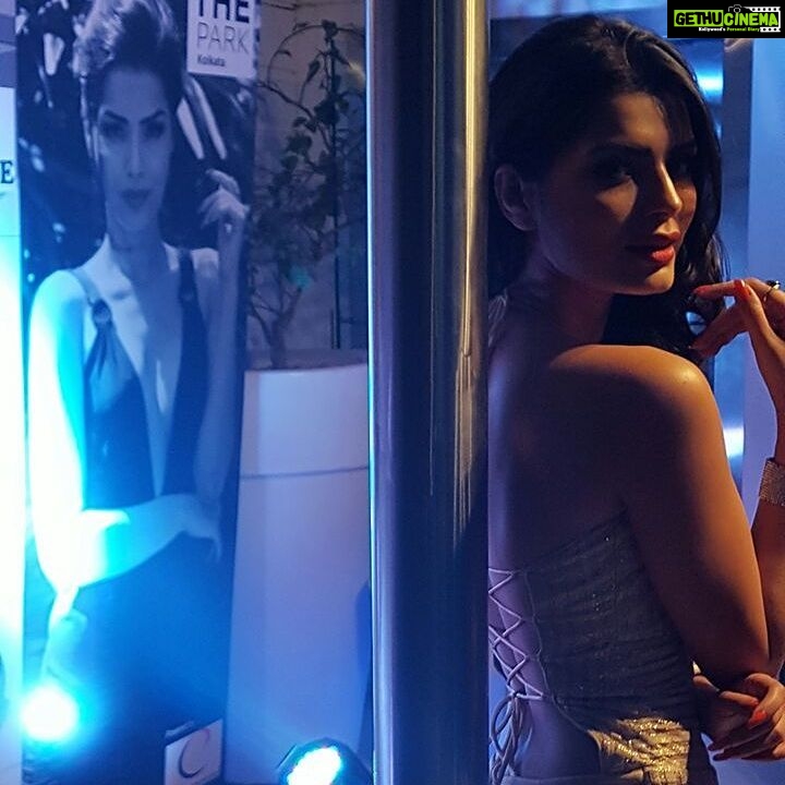 Sonali Raut Instagram - #throwbackthursday #ffacecalender2k17 launch #Throwback #launch #ffacecalender #thailand #kolkatta