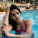 Sonali Raut Instagram – Some more!!!! #pool #sun #tan #poolfun