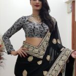 Sonali Raut Instagram - Saree love is the best kind of love!!!!! #fashion #saree #throwbackthursday #thoughtoftheday #life'stooshorttowearboringsarees #midweek