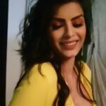 Sonali Raut Instagram - 💛💛💛!!! #shootdiaries #shootmode #bts #yellow #reelsinstagram #reels #reelitfeelit