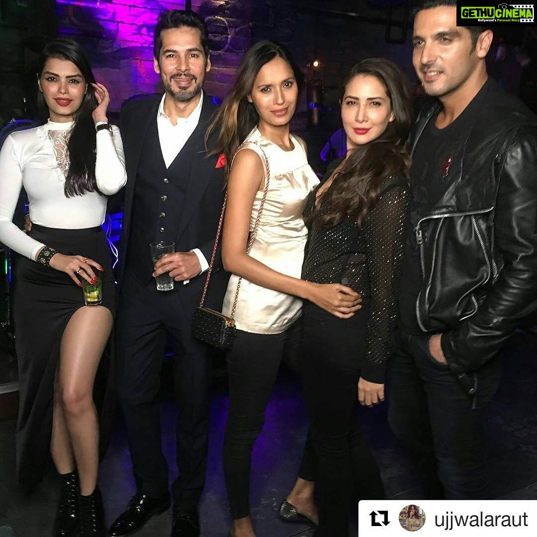 Sonali Raut Instagram - #aboutlastnight #Repost @ujjwalaraut (@get_repost) ・・・ #tgif #work #event